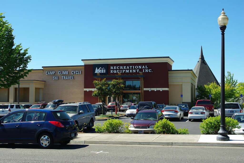 Are Dogs Allowed in REI? What You Need To Know Pango Pets