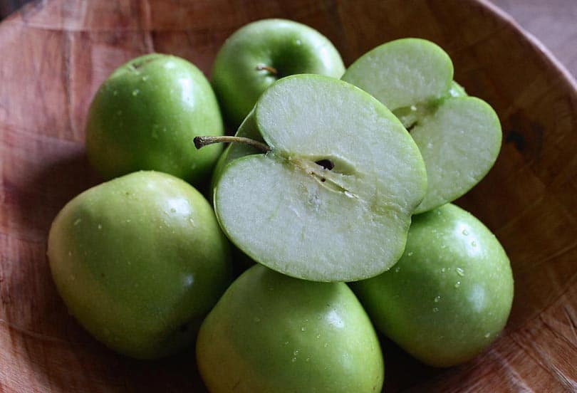 Are Green Apples Bad For Dogs